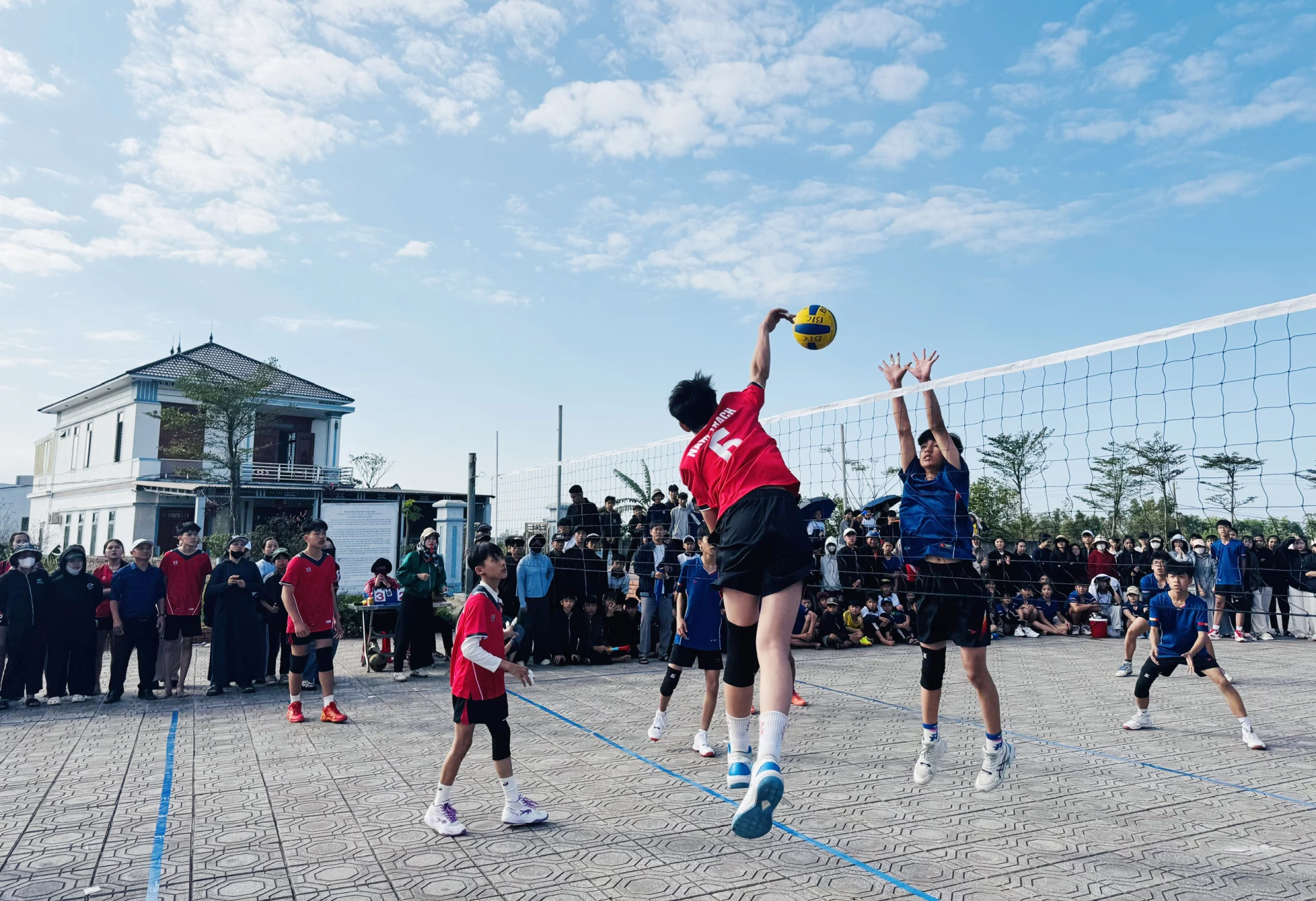 Phong trào thể dục thể thao được lan tỏa sâu rộng trên địa bàn xã Nam Trạch - Ảnh: L.M