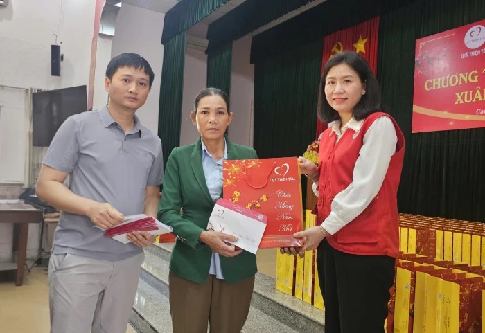 Sẻ chia yêu thương