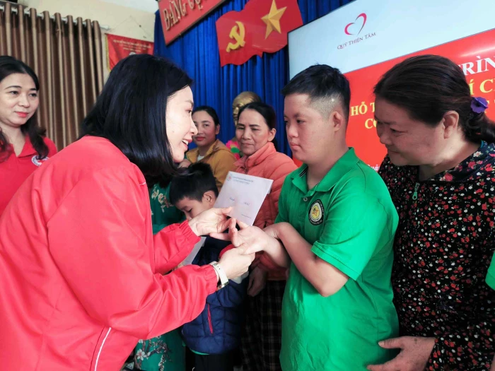 Lặng thầm dệt nên sắc xuân