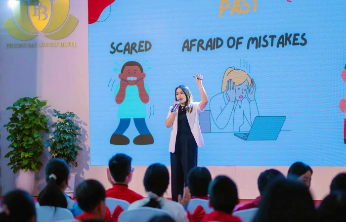 Nữ sinh 'sợ' tiếng Anh chinh phục 8 ngôi trường danh tiếng