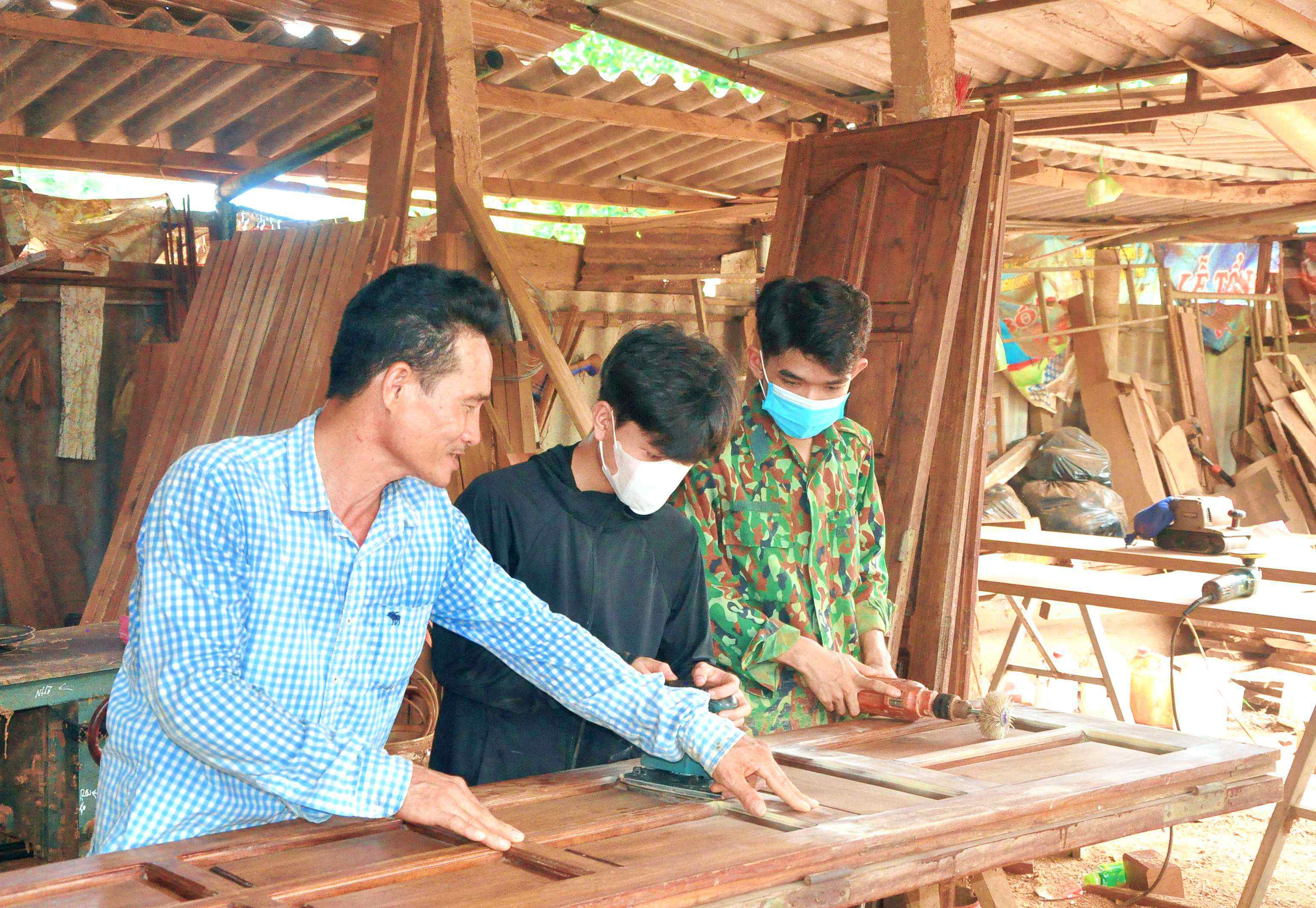 Hội viên nông dân xã Gio Linh luôn chăm chỉ lao động, sản xuất, nỗ lực hoàn thiện bản thân để cống hiến nhiều hơn-Ảnh: Q.H 