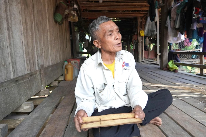 Trăn trở với sách lá