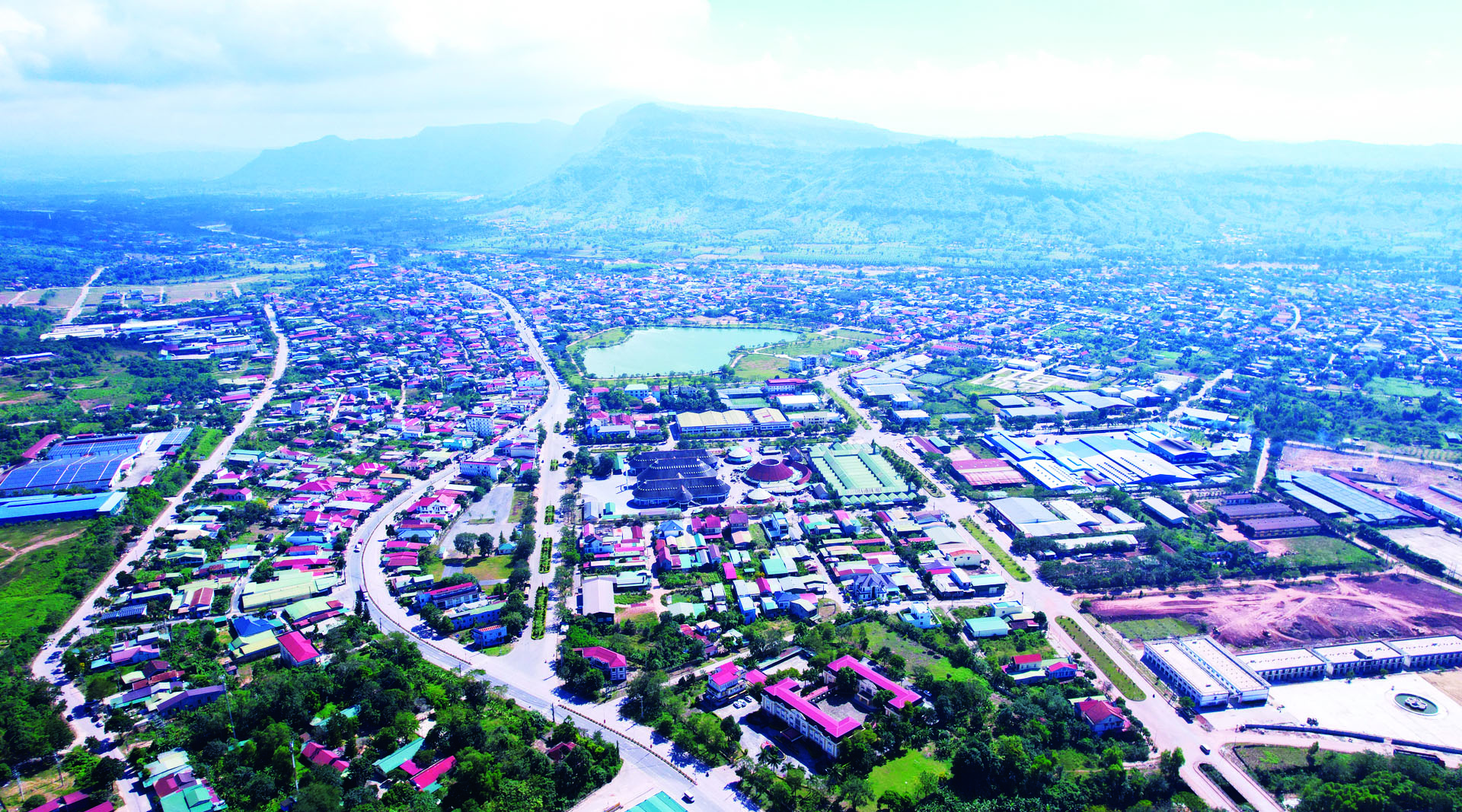 Mở hướng phát triển từ ba trục giao thông chiến lược