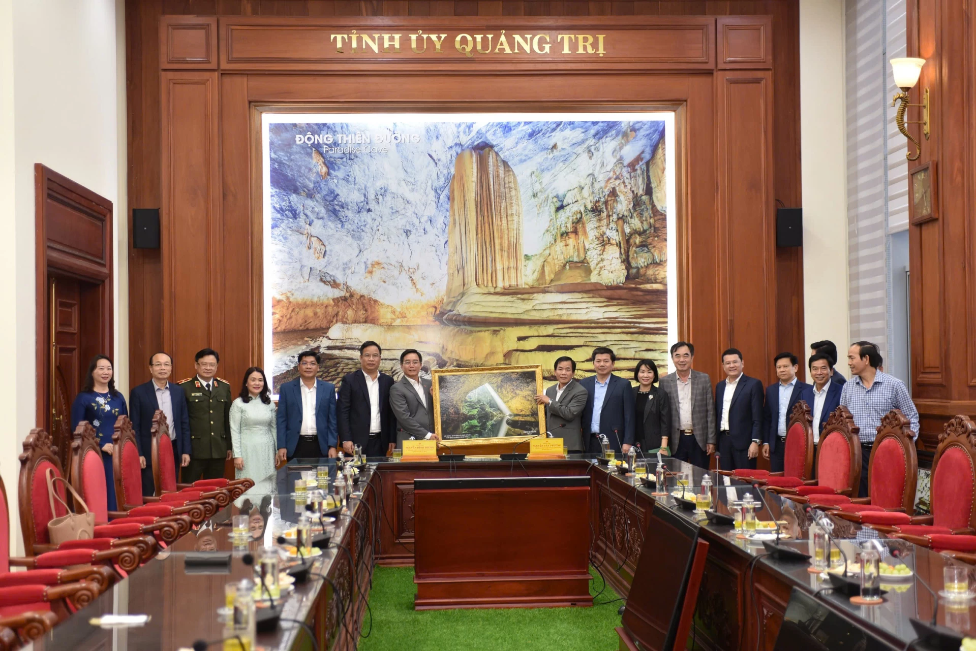 Trao đổi kinh nghiệm công tác giữa thành phố Huế và tỉnh Quảng Trị