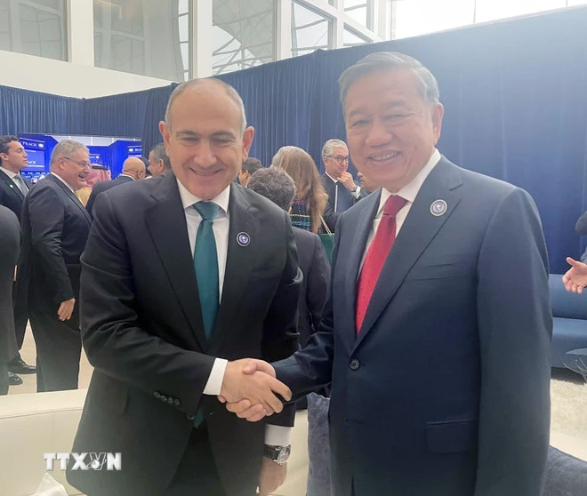 Tổng Bí thư Tô Lâm gặp lãnh đạo các nước nhân dịp tham dự cuộc họp khai mạc Hội đồng Hòa bình về Gaza. (Ảnh: TTXVN phát)