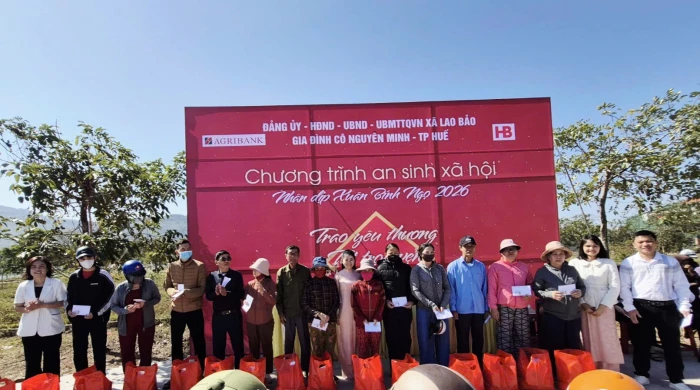 Trao 390 suất quà an sinh xã hội “Trao yêu thương - Tết trọn vẹn”