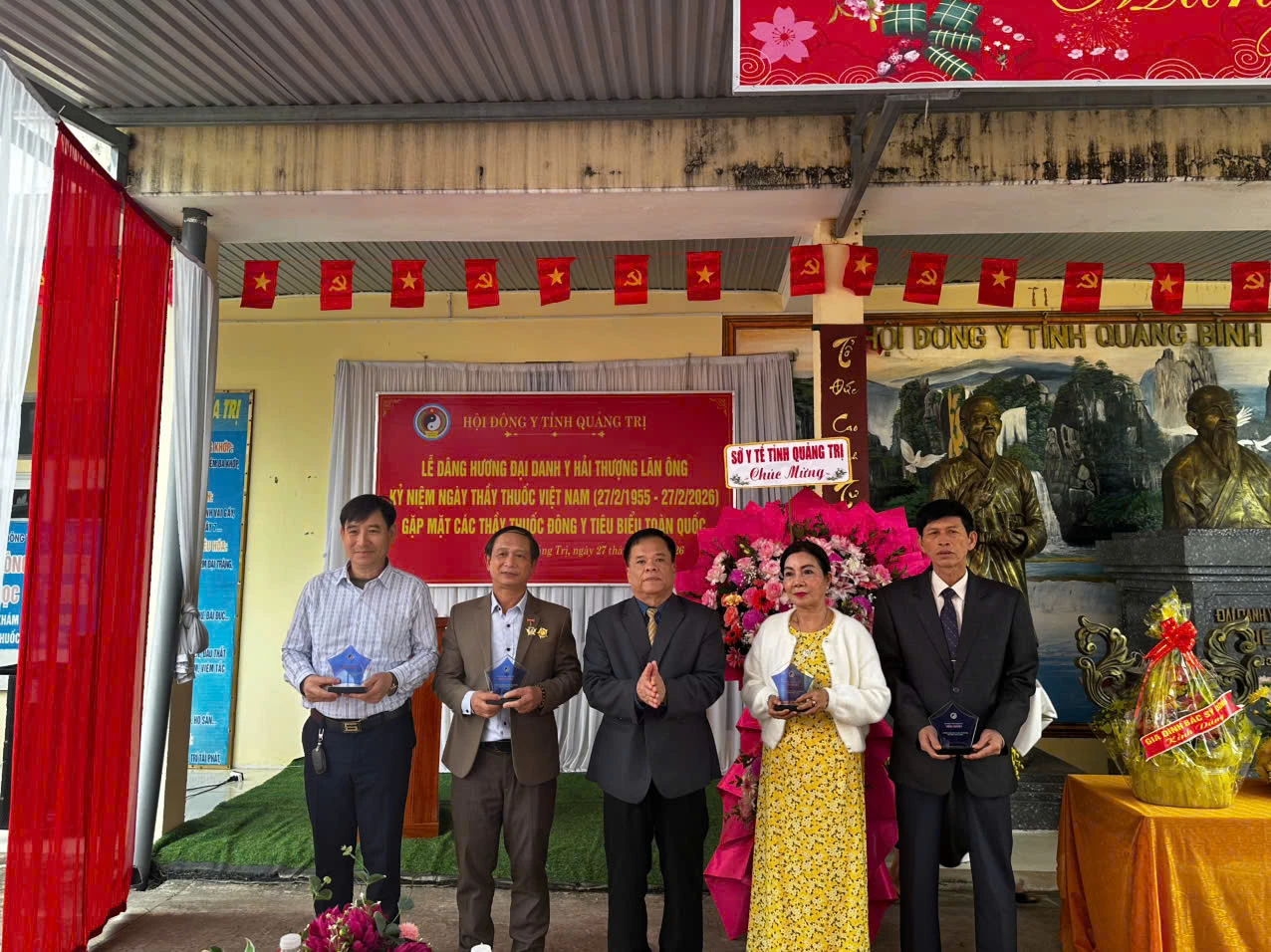 Nhiều cá nhân, tập thể được vinh danh trao tặng Giải thưởng Hải Thượng Lãn Ông - Ảnh: Thùy Trang