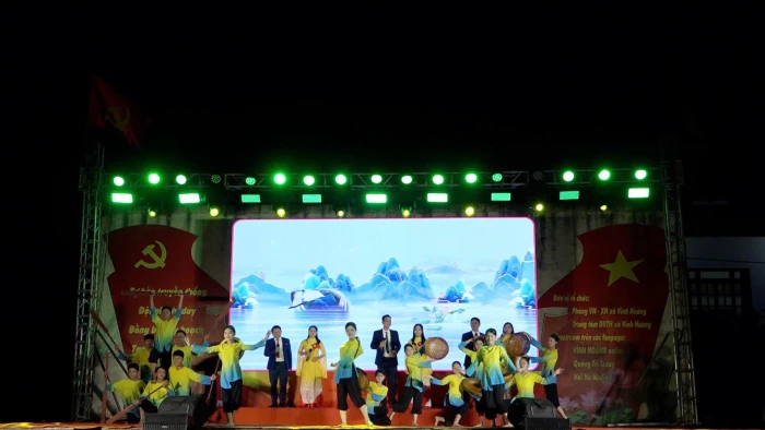 Liên hoan văn nghệ ‘Vĩnh Hoàng-Niềm tin ngày mới’