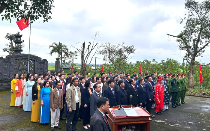 Xã Vĩnh Định: Dâng hương nhân kỷ niệm 96 năm Ngày thành lập Đảng