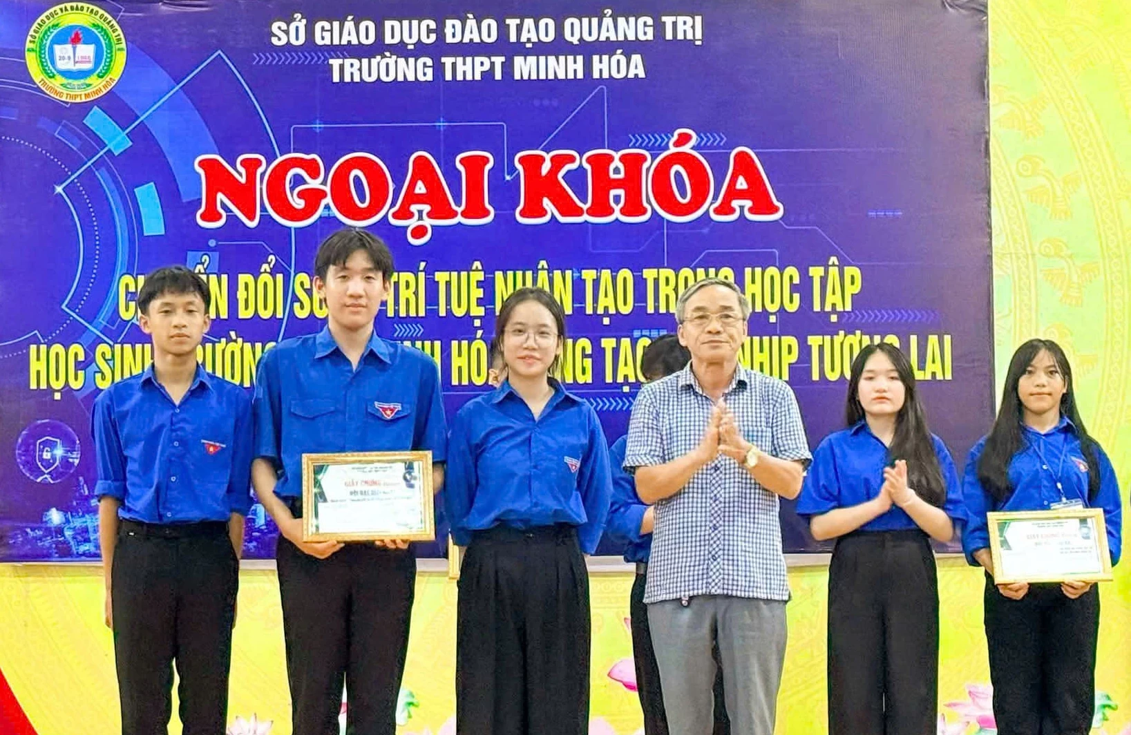 Hoạt động ngoại khóa góp phần giúp các em học sinh Trường THPT Minh Hóa thực hiện hiệu quả việc học tập và làm theo tư tưởng, đạo đức, phong cách Hồ Chí Minh - Ảnh: X.V