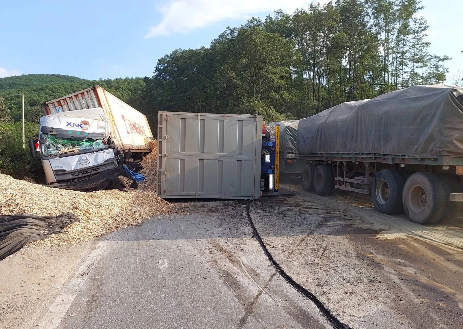 Hiện trường một vụ tai nạn giao thông. ảnh: B.T