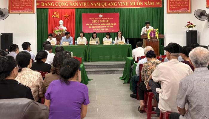 Ứng cử viên đại biểu HĐND tỉnh tiếp xúc cử tri tại xã Bắc Trạch