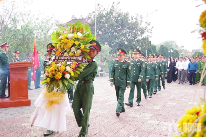 Sư đoàn 968 truy điệu hài cốt liệt sĩ tìm thấy ở xã Cam Lộ, tỉnh Quảng Trị