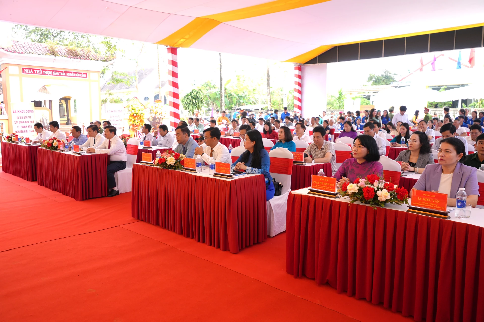 Quang cảnh buổi lễ - Ảnh: T.Đ