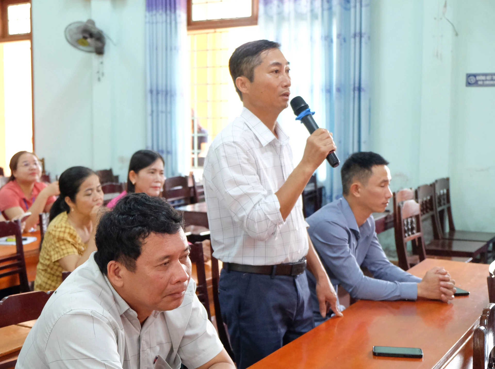 Ông Trần Hữu Bình, cử tri thôn Tiên Mỹ 1, xã Vĩnh Thủy đặtkỳ vọng vào đại biểu ứng cử. Ảnh: V.A