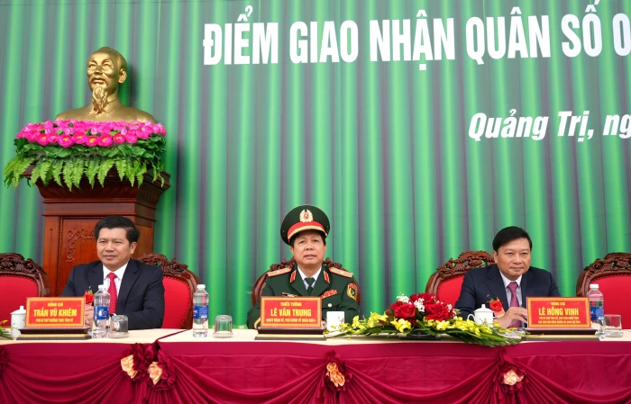 Vững vàng tiếp bước cha anh, phát huy truyền thống quê hương anh hùng