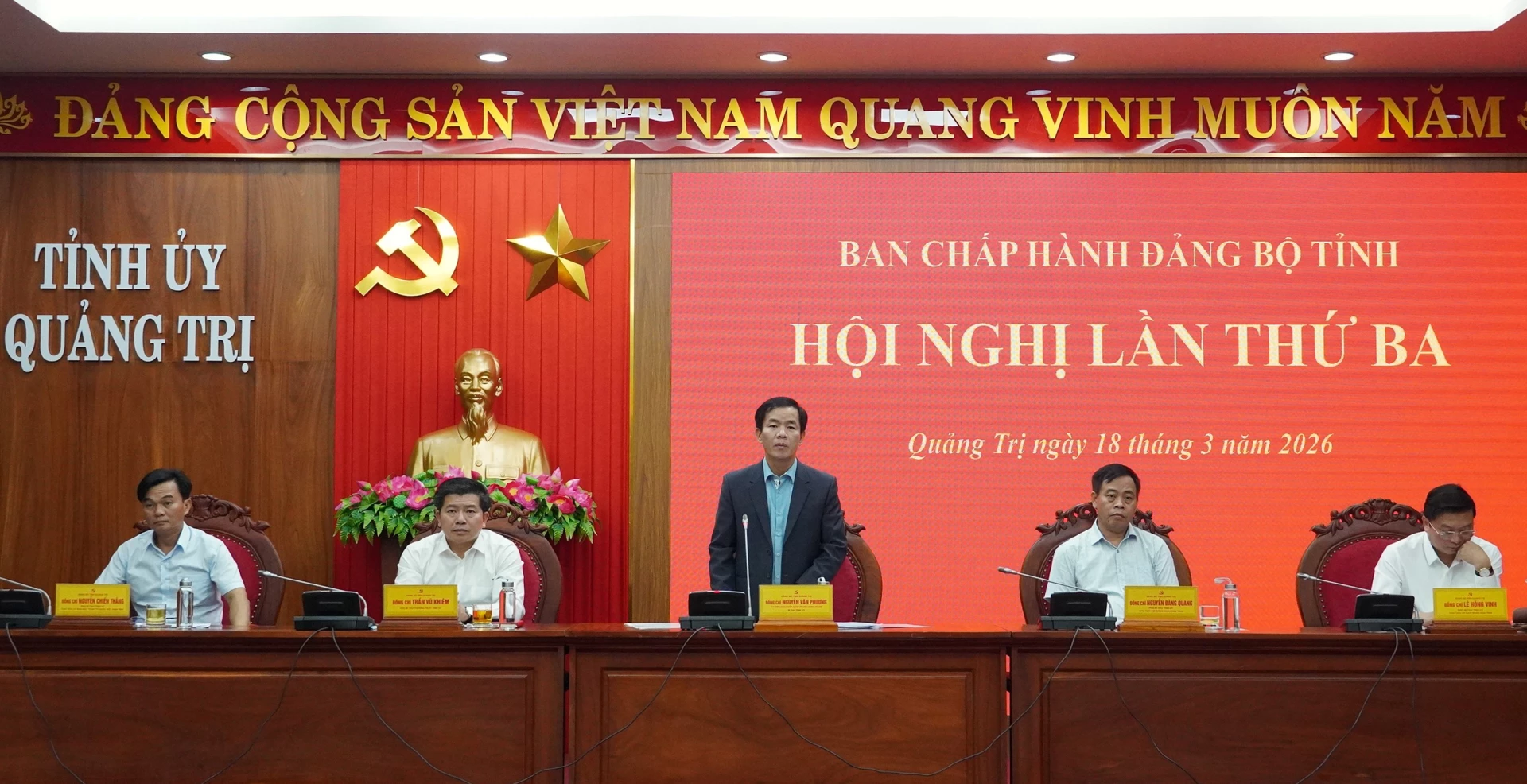 Các đồng chí trong Thường trực Tỉnh ủy điều hành hội nghị - Ảnh: Q.V