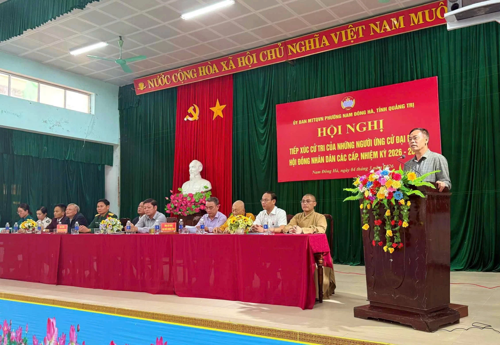 Ông Nguyễn Đăng Quang, Phó Bí thư Tỉnh ủy, Chủ tịch HĐND tỉnh trình bày chương trình hành động - Ảnh: M.N