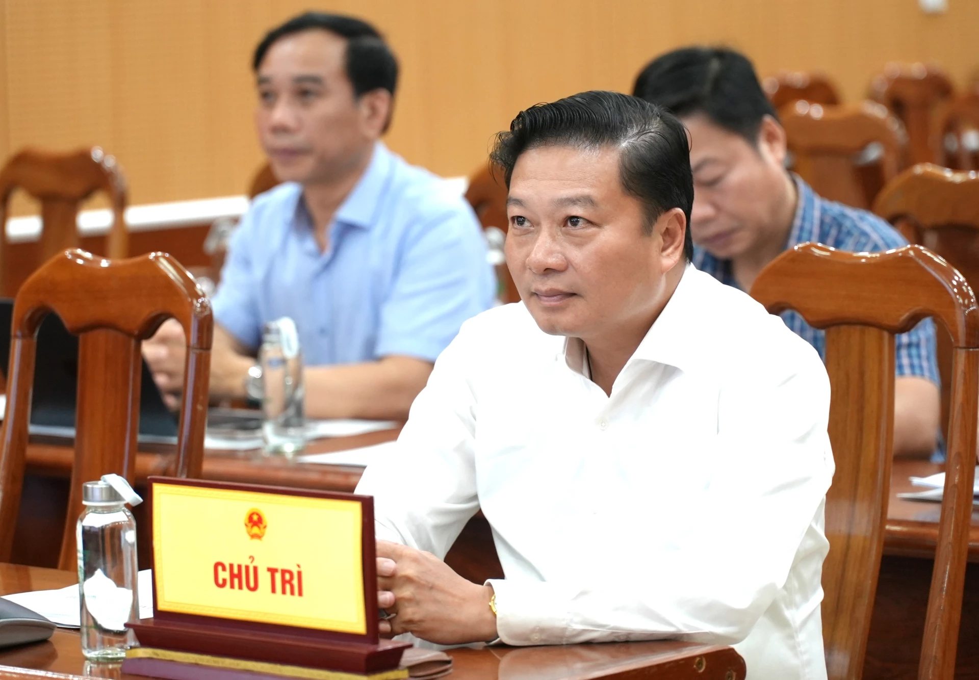 Đồng chí Lê Hồng Vinh, Chủ tịch UBND tỉnh tham dự hội nghị tại điểm cầu tỉnh Quảng Trị - Ảnh: T.Đ