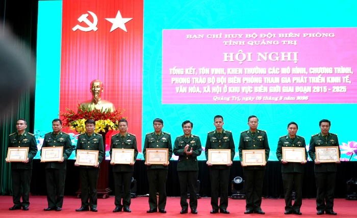 Chú trọng công tác đối ngoại biên phòng, xây dựng 'thế trận lòng dân' vững chắc