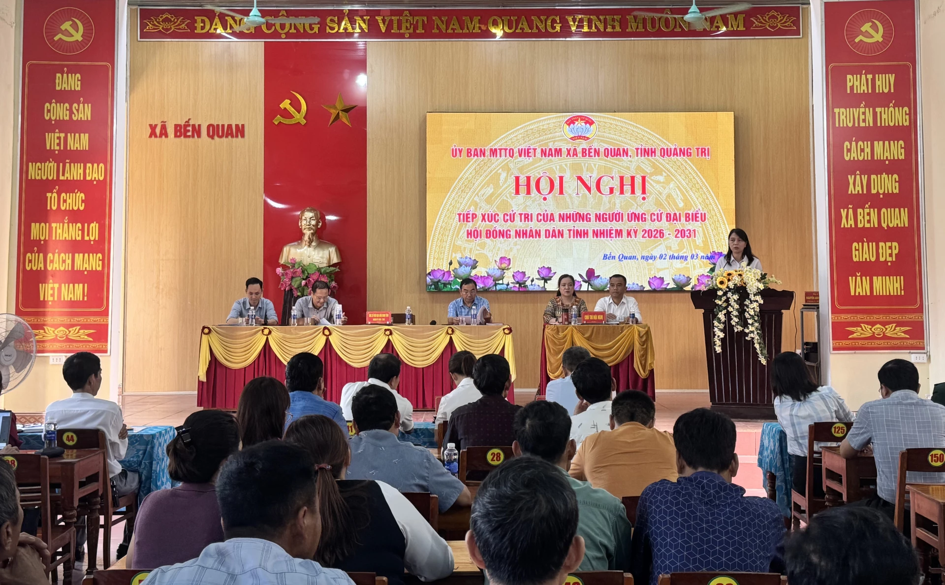 Quang cảnh hội nghị tiếp xúc cử tri - Ảnh: M.L