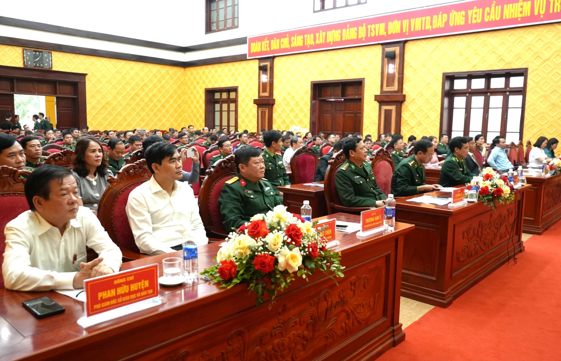 Quang cảnh hội nghị - Ảnh: T.Đ