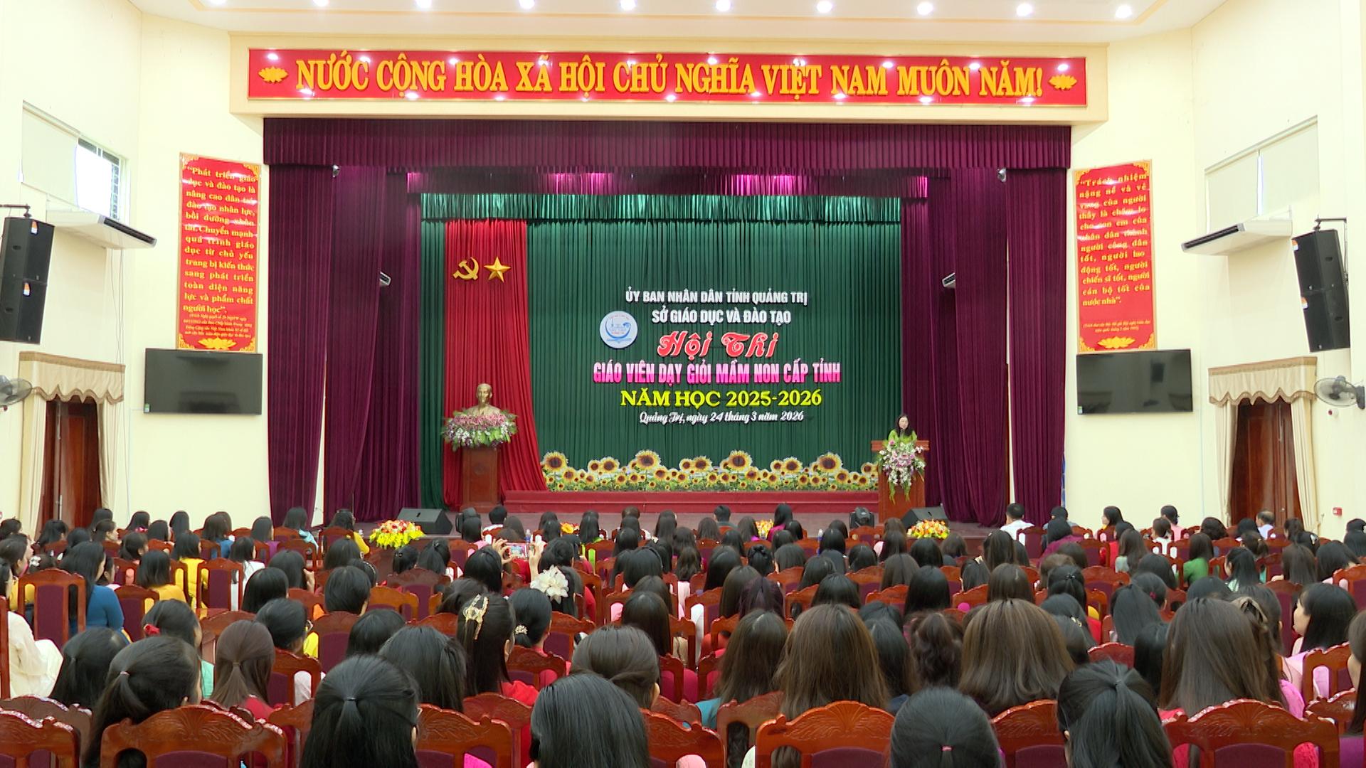 Quang cảnh buổi khai mạc. Ảnh: LO 