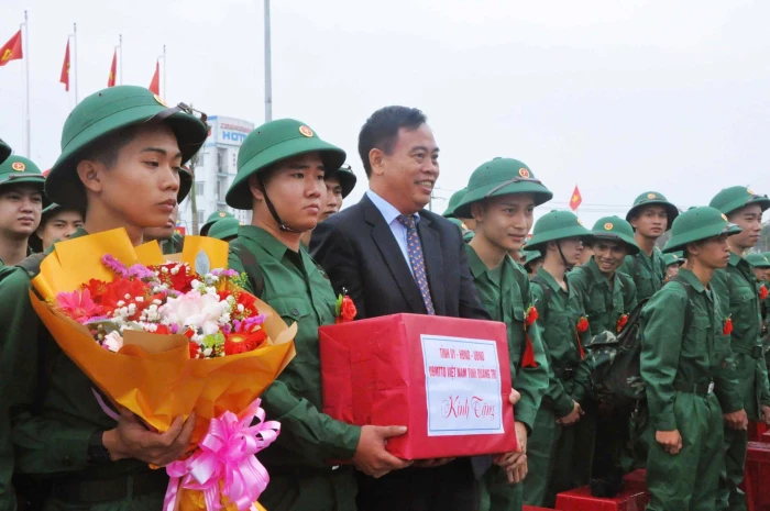 Rộn ràng khí thế ngày hội tòng quân tại địa bàn xã Vĩnh Linh