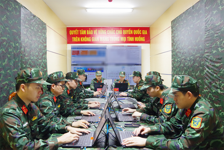 Lực lượng của Trung tâm 186, Bộ Tư lệnh 86 tham gia diễn tập về an toàn thông tin, bảo vệ chủ quyền quốc gia trên không gian mạng. Ảnh: qdnd.vn
