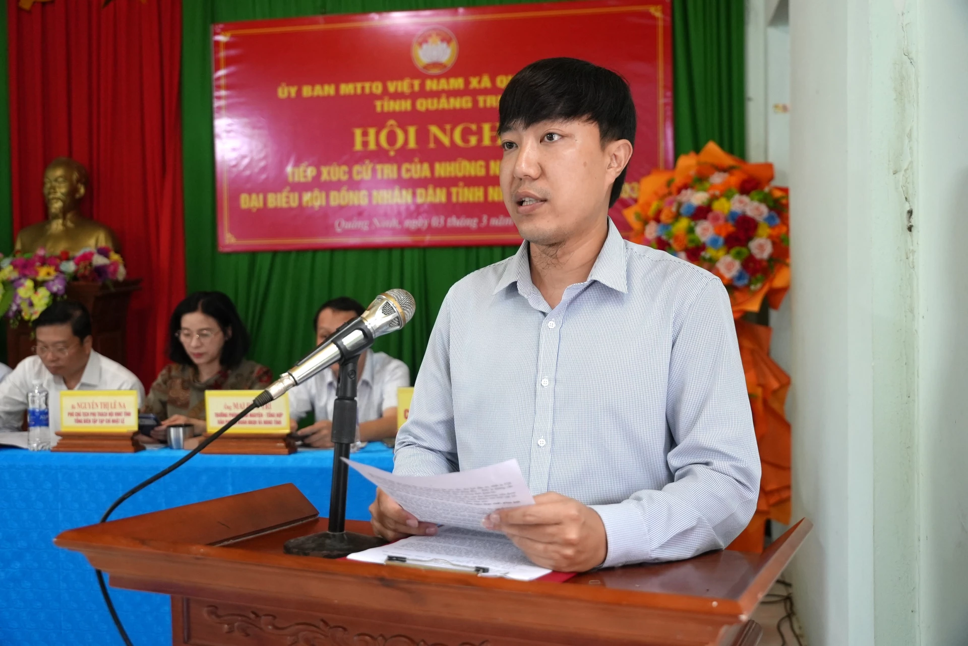 Ông Nguyễn Trường Sơn, Chi ủy Chi bộ, Trưởng phòng Công tác HĐND, Văn phòng Đoàn ĐBQH và HĐND tỉnh trình bày chương trình hành động - Ảnh: T.Đ