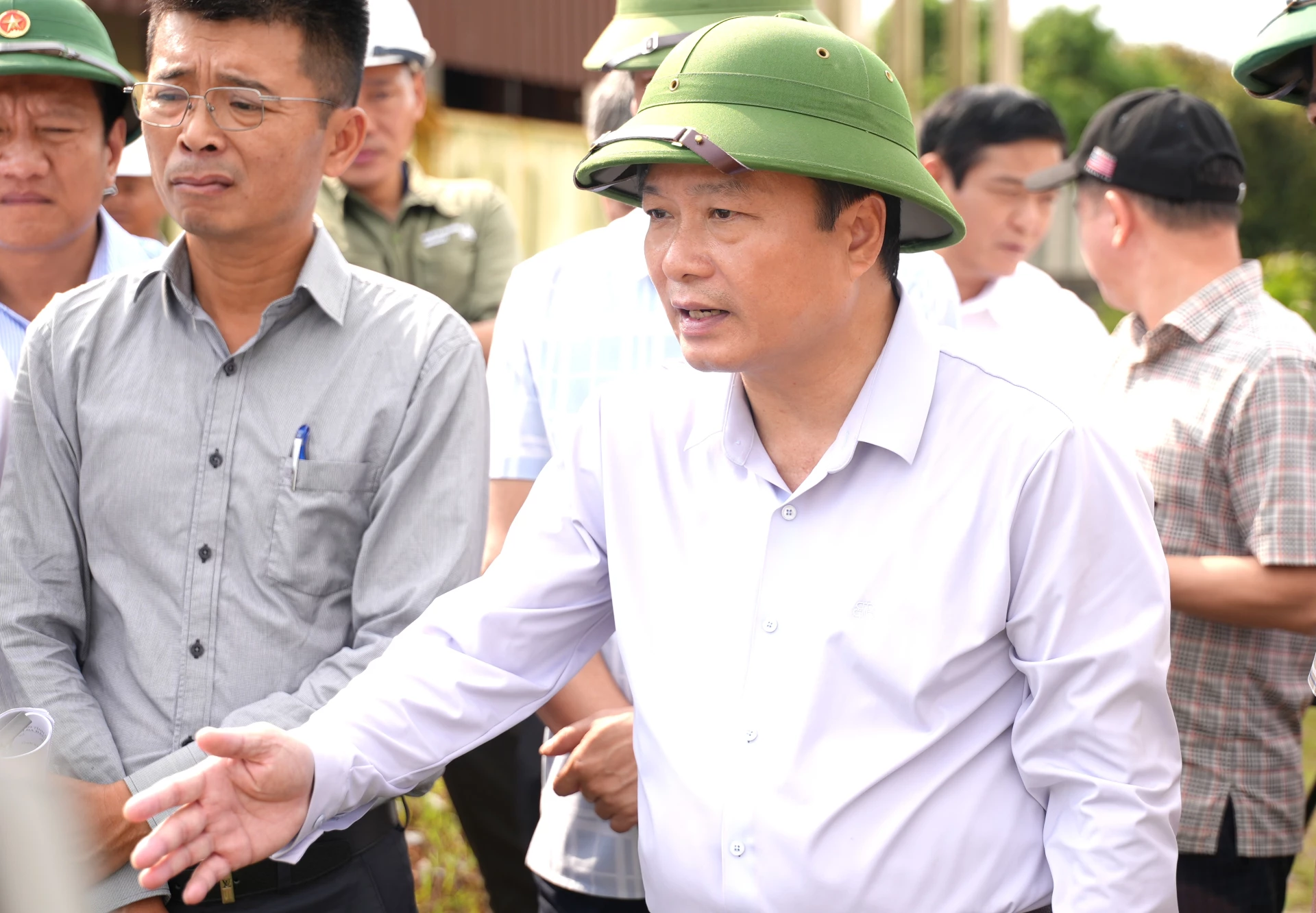 Đồng chí Lê Hồng Vinh, Chủ tịch UBND tỉnh yêu cầu chủ đầu tư chỉ đạo nhà thầu phải lập tiến độ thi công cụ thể, chi tiết - Ảnh: T.Đ