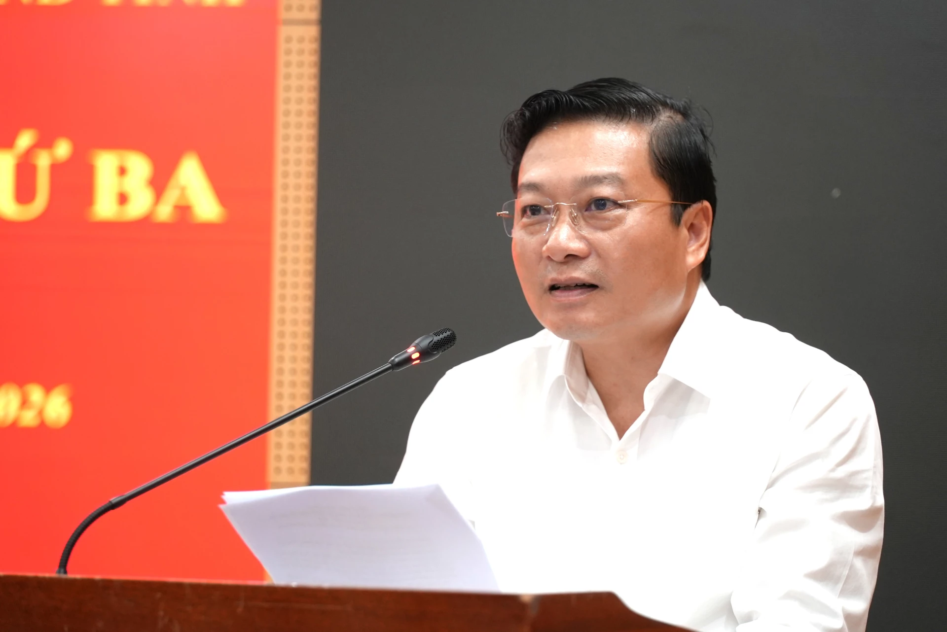 Đồng chí Lê Hồng Vinh, Chủ tịch UBND tỉnh, Bí thư Đảng ủy UBND tỉnh kết luận hội nghị - Ảnh: T.Đ