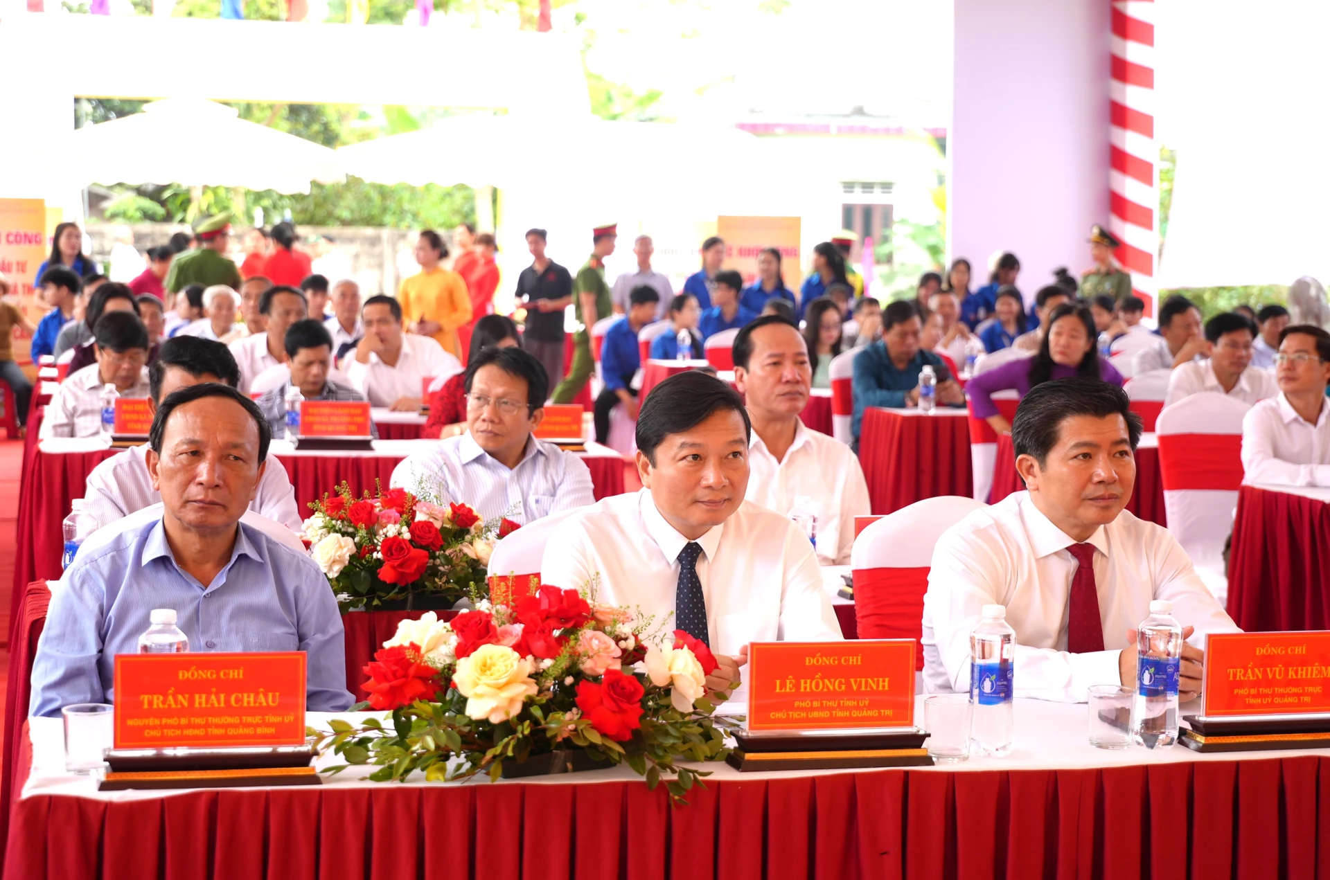 Các đồng chí lãnh đạo tỉnh tham dự buổi lễ - Ảnh: T.Đ