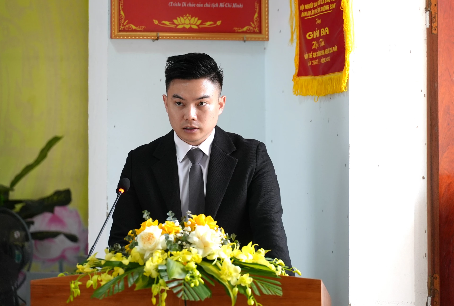 Ông Nguyễn Viết Vương, Tổng Giám đốc Công ty TNHH Tập đoàn Sơn Hải trình bày chương trình hành động - Ảnh: T.Đ