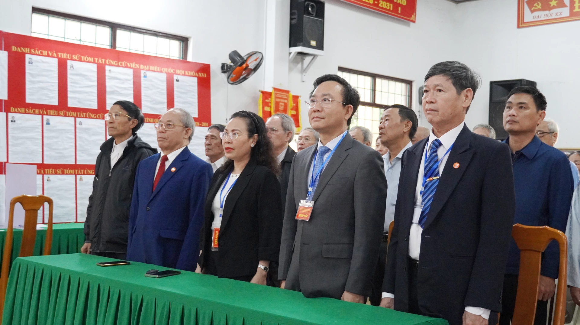 Quang cảnh lễ khai mạc và bỏ phiếu tại Khu vực bầu cử số 23 - Ảnh: C. HA2