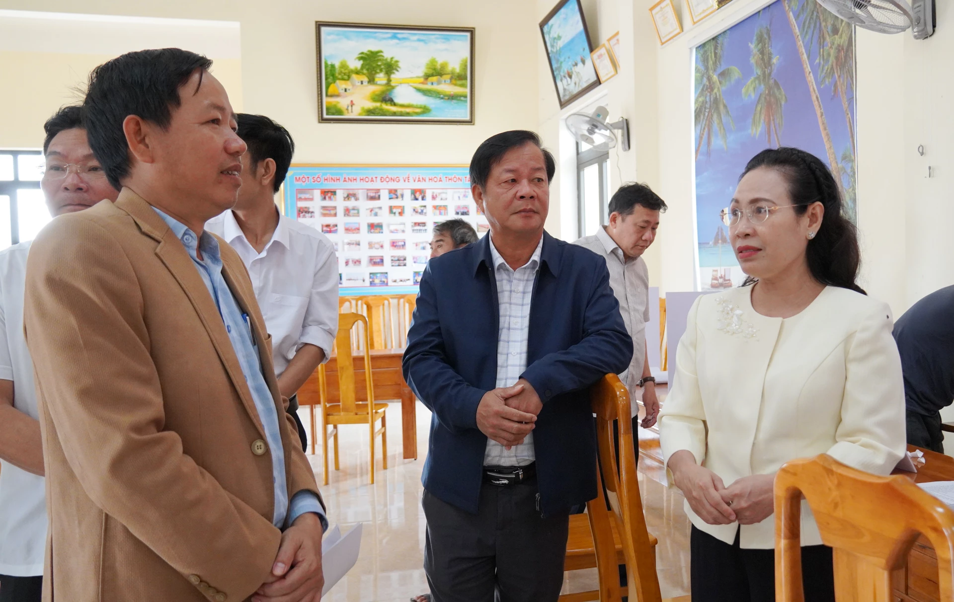 Đồng chí Phó Chủ tịch Thường trực HĐND tỉnh lưu ý các địa phương rà soát lại công tác chuẩn bị tổ chức bầu cử - Ảnh: C.H