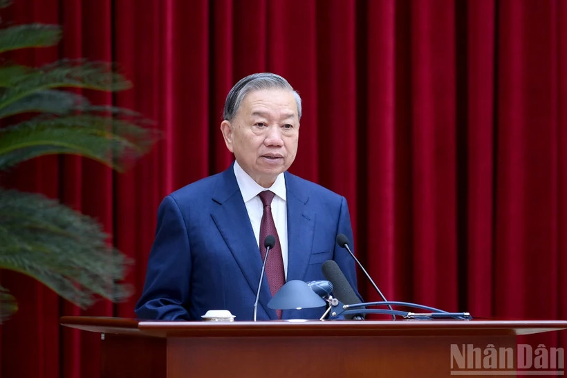 Tổng Bí thư Tô Lâm phát biểu bế mạc hội nghị lần thứ hai Ban Chấp hành Trung ương Đảng khóa XIV. (Ảnh: ĐĂNG KHOA)