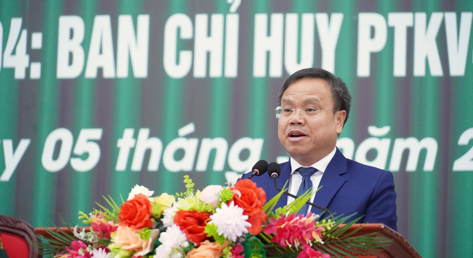 Đồng chí Lê Đức Tiến, Phó Chủ tịch UBND tỉnh phát biểu tại buổi lễ - Ảnh: QV