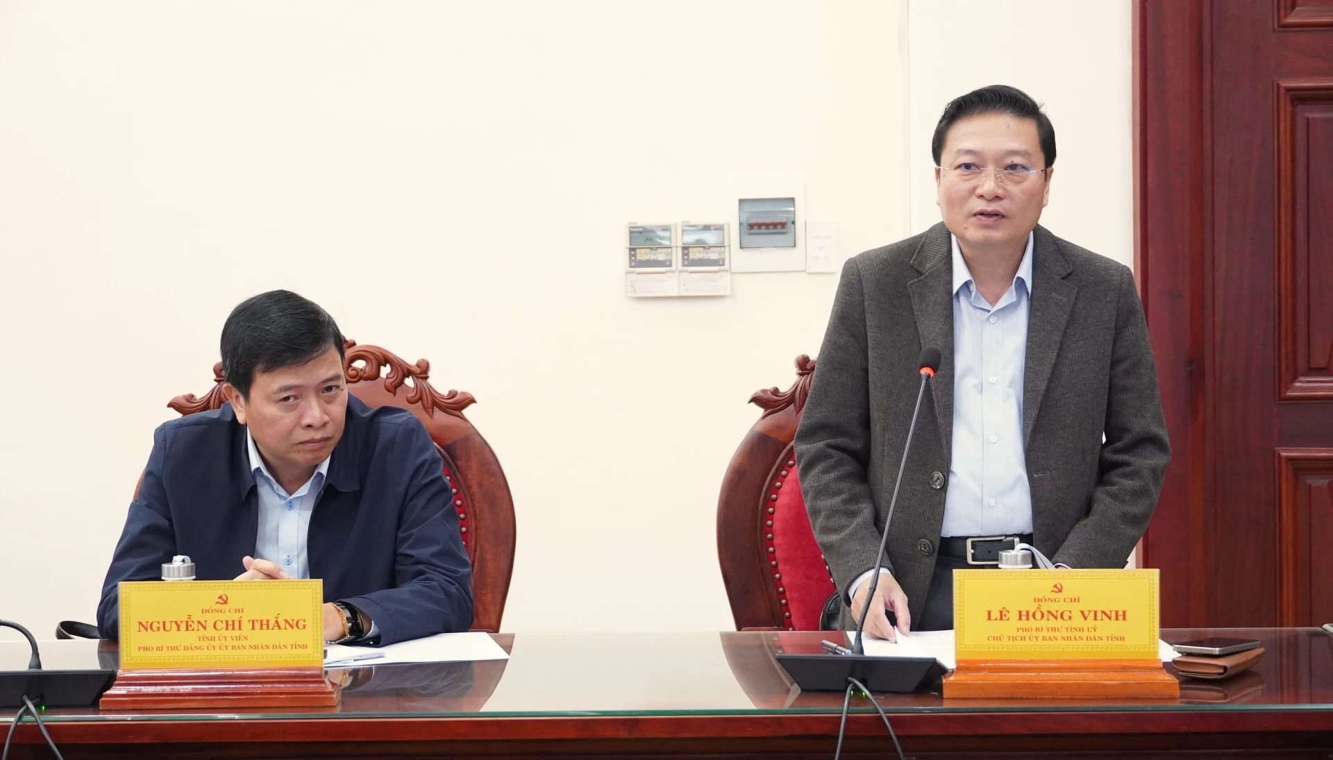 Đồng chí Lê Hồng Vinh, Phó Bí thư Tỉnh ủy, Chủ tịch UBND tỉnh phát biểu tại buổi làm việc - Ảnh: QV