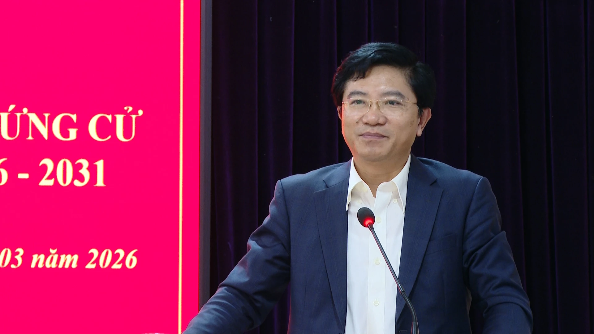 Ông Trương An Ninh, Trưởng ban Tuyên giáo và Dân vận Tỉnh ủy trình bày chương trình hành động tại hội nghị - Ảnh: Đ.A