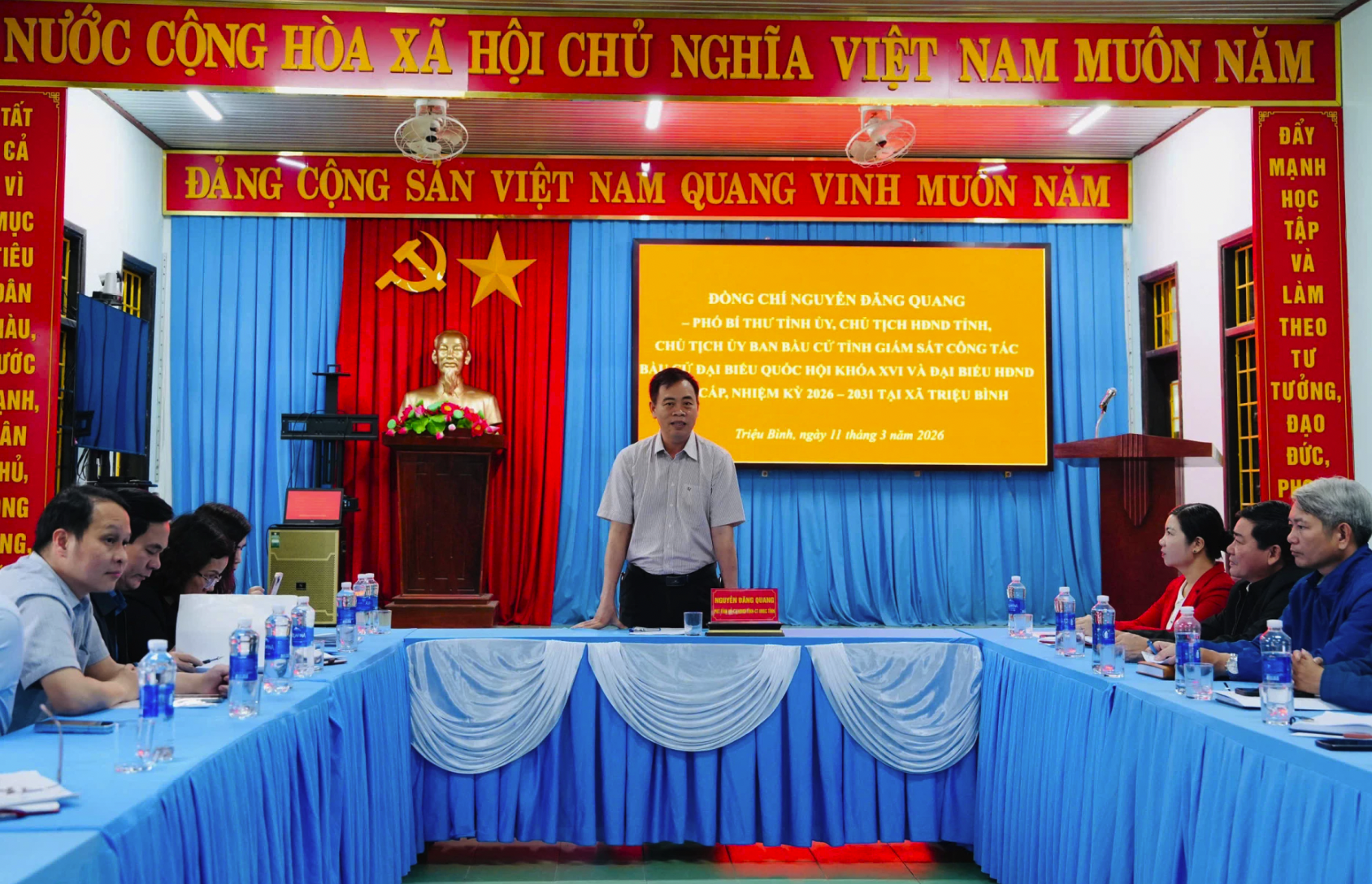 Đồng chí Nguyễn Đăng Quang, Phó Bí thư Tỉnh ủy, Chủ tịch HĐND tỉnh, Chủ tịch Ủy ban Bầu cử tỉnh phát biểu kết luận tại buổi làm việc với xã Triệu Bình - Ảnh: Mỹ Nhị