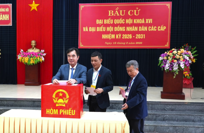 Lãnh đạo tỉnh dự lễ khai mạc và bỏ phiếu bầu cử đại biểu Quốc hội khóa XVI và đại biểu HĐND các cấp