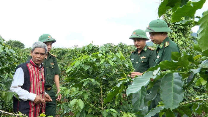 Gương sáng ở bản Cheng