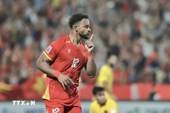 Xuân Son ghi liên tiếp 2 bàn cho đội tuyển Việt Nam. (Ảnh: Minh Quyết/TTXVN)