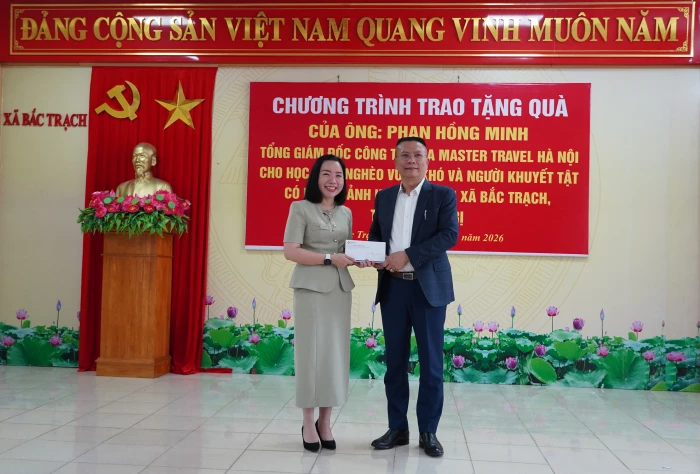 Trao quà hỗ trợ cho các hoàn cảnh khó khăn trên địa bàn xã Bắc Trạch