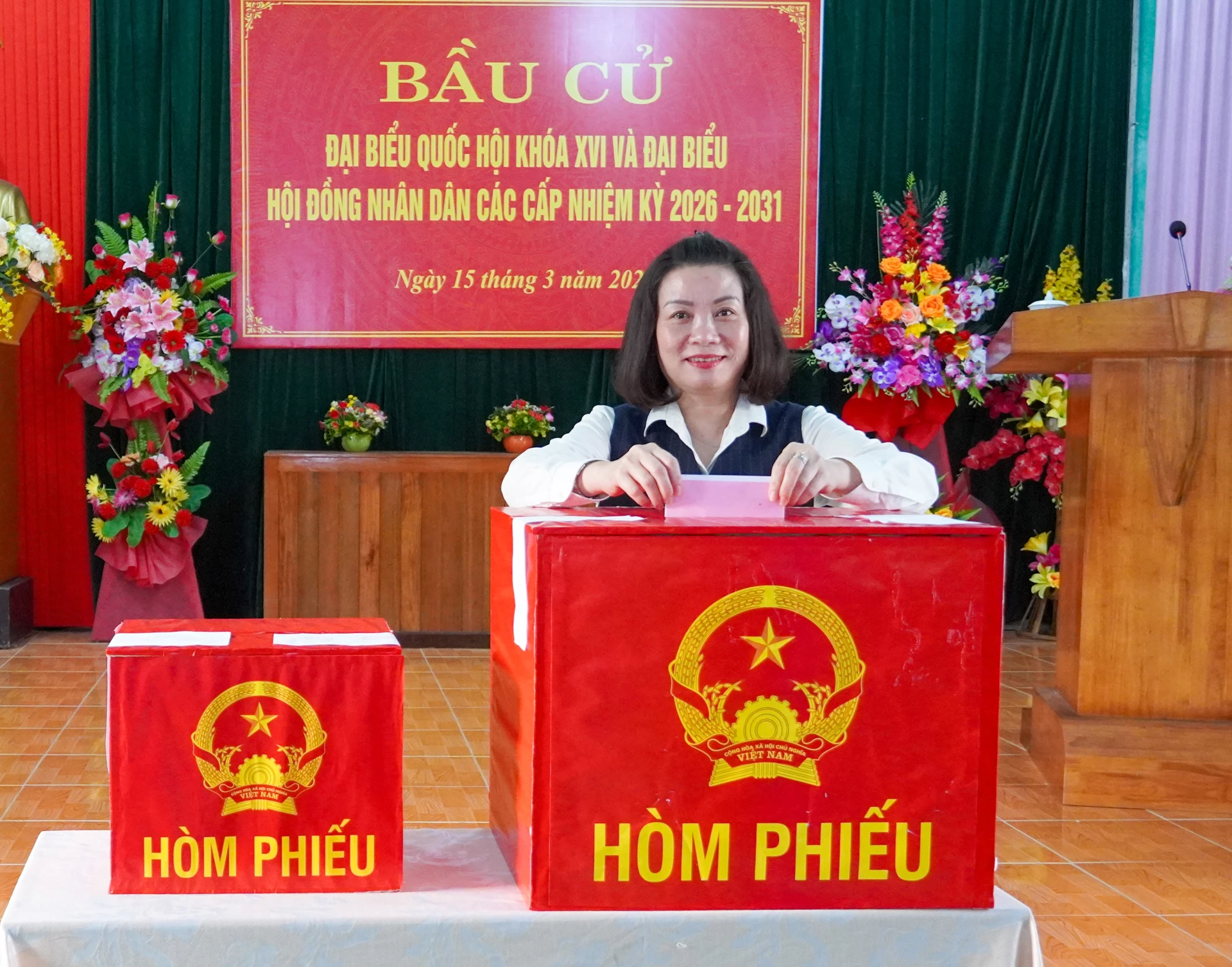 Đồng chí Nguyễn Minh Tâm, Phó trưởng đoàn chuyên trách Đoàn đại biểu Quốc hội tỉnh bỏ phiếu bầu cử đại biểu Quốc hội khoá XVI và đại biểu HĐND các cấp nhiệm kỳ 2026 – 2031 - Ảnh: N.H 