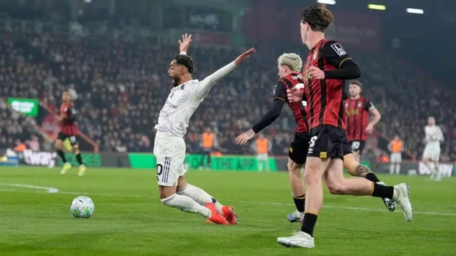 Trận đấu giữa Bournemouth và M.U diễn ra căng thẳng.