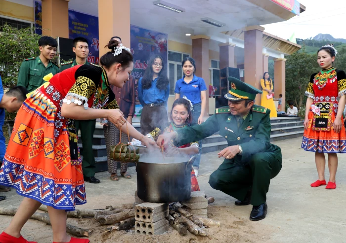 Vững chắc thế trận lòng dân