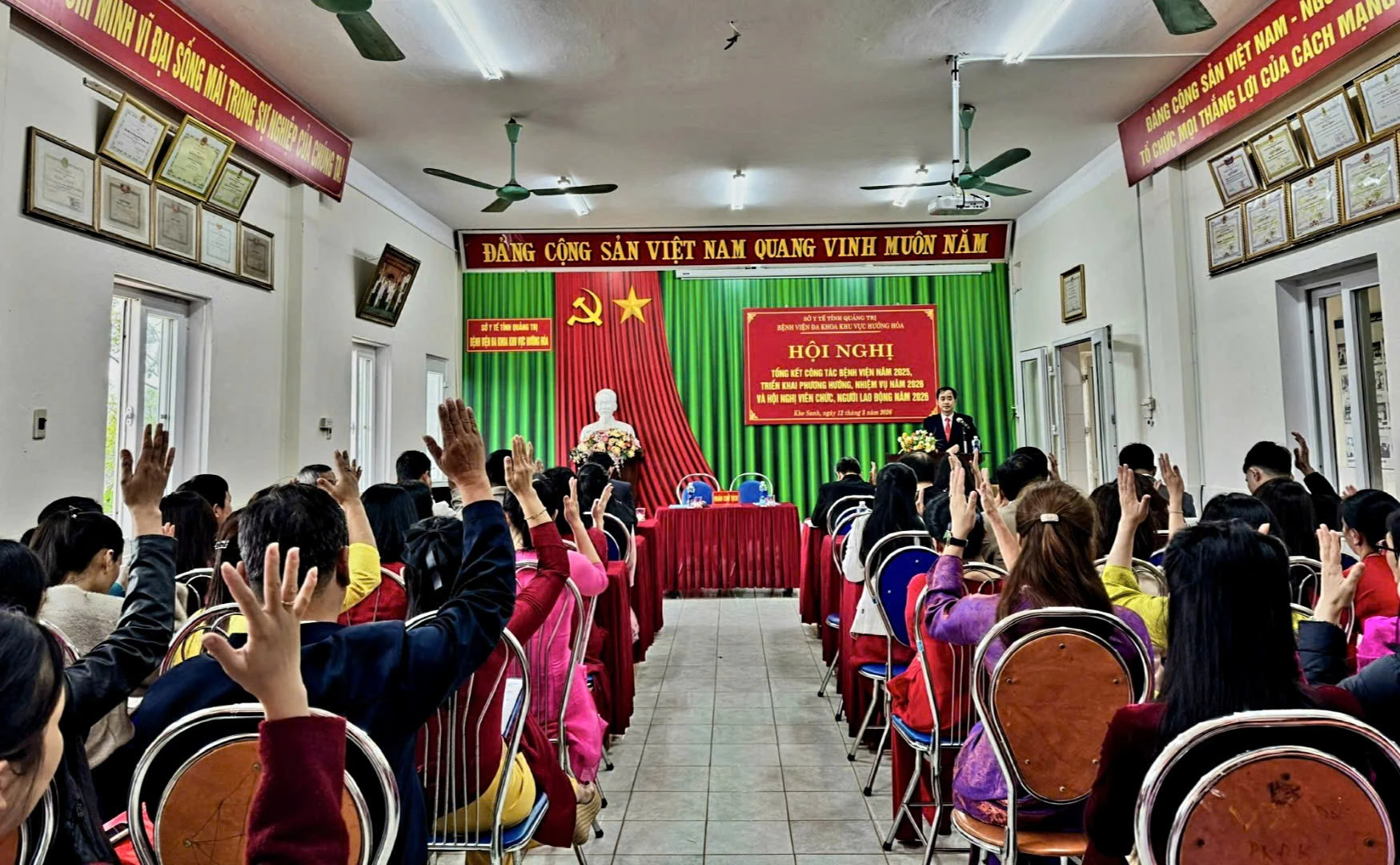 Hội nghị viên chức, người lao động là diễn đàn để viên chức, người lao động của Bệnh viện đa khoa khu vực Hướng Hóa phát huy quyền làm chủ - Ảnh: K.S