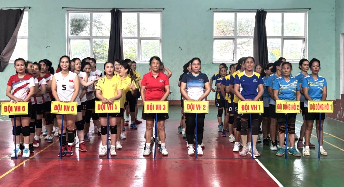 Giải bóng chuyền hơi nữ truyền thống cựu chiến binh Quân khu Trị Thiên